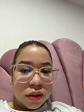 Snapshot of Lucyklein2022 chatting on March 2026 11:42:01 PM Lucyklein2022 online show from March 2026 11:42:01 PM