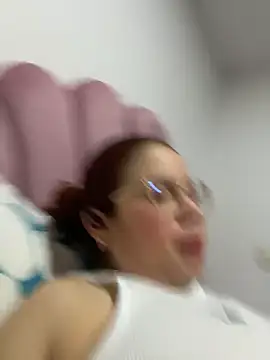 Snapshot of Lucyklein2022 chatting on March 2026 05:00:01 AM Lucyklein2022 online show from March 2026 05:00:01 AM