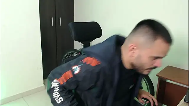 cowboyht online show from November 2025 07:10:01 PM