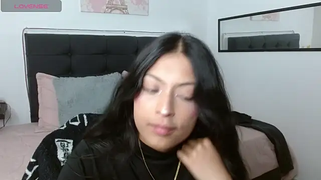 vaness weet online show from April 2026 08:40:01 PM