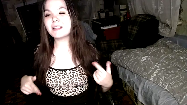 Var Kiss online show from February 2025 01:21:02 PM