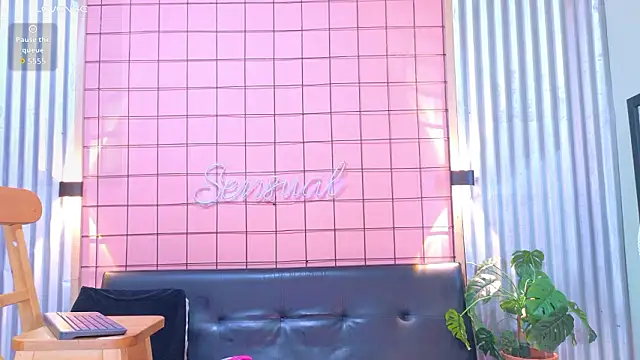 mensia hernandz online show from March 2026 01:27:02 PM