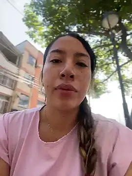 daniela henao online show from May 2026 03:06:01 PM
