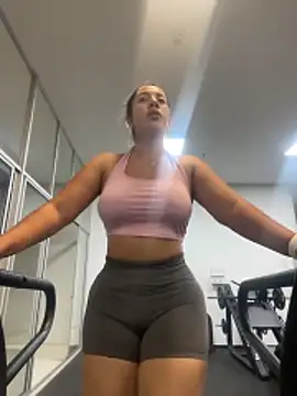 daniela henao online show from June 2026 01:48:01 AM