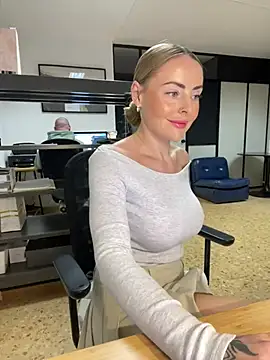 EmaSalis online show from January 2025 08:32:02 AM