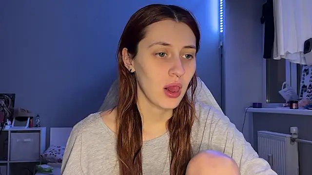 Snapshot of Uniarten chatting on October 2025 06:10:02 PM Uniarten online show from October 2025 06:10:02 PM