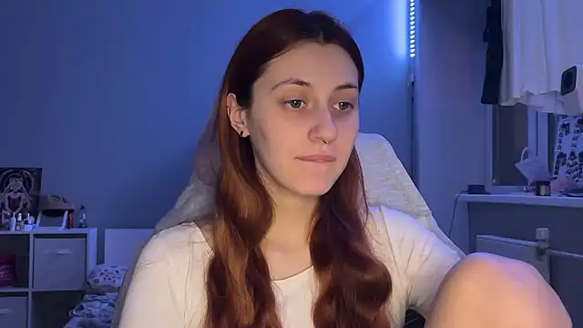 Snapshot of Uniarten chatting on November 2025 06:18:01 PM Uniarten online show from November 2025 06:18:01 PM