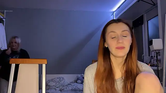 Snapshot of Uniarten chatting on November 2025 08:19:02 PM Uniarten online show from November 2025 08:19:02 PM