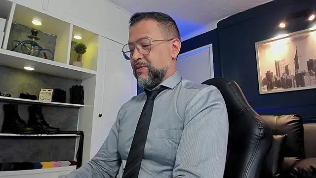 MrFrank tattoo online show from June 2026 01:39:02 PM