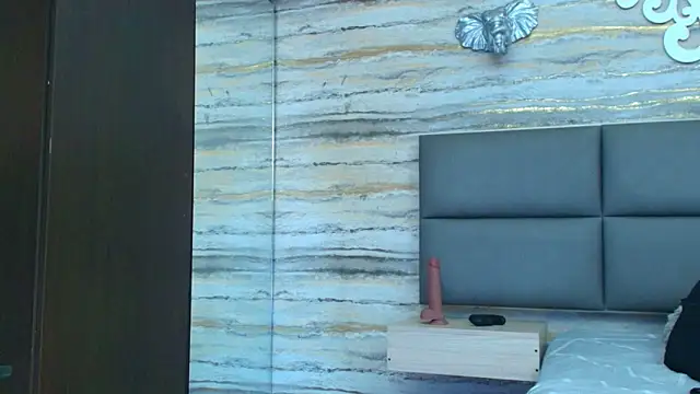 oliver  brown online show from December 2025 12:18:02 AM