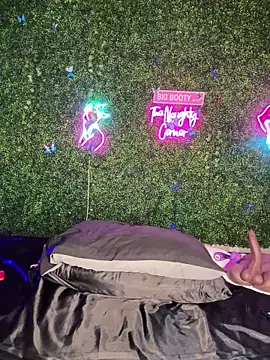 ThickAssRena online show from April 2026 01:41:01 PM