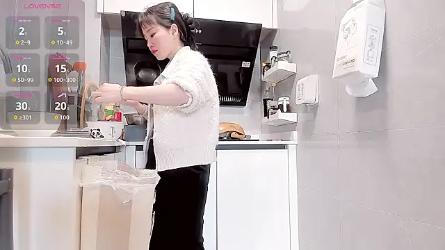 Vivian-6 online show from March 2026 12:32:02 AM