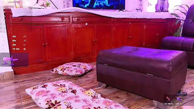 Snapshot of lara_giraldo chatting on June 2026 12:32:02 AM lara giraldo online show from June 2026 12:32:02 AM
