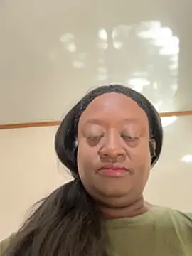 Katiefyi online show from April 2026 01:40:01 PM