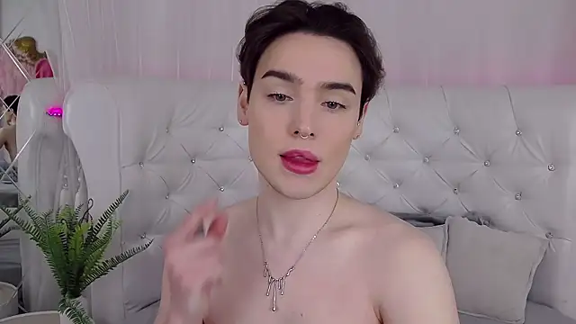 RobbyCharming online show from April 2026 04:48:01 AM