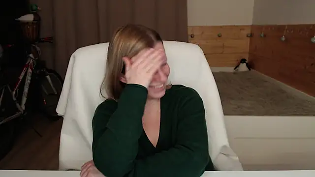 Snapshot of Exponent_5 chatting on December 2024 08:44:01 PM Exponent 5 online show from December 2024 08:44:01 PM