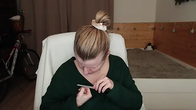 Snapshot of Exponent_5 chatting on December 2024 08:50:01 PM Exponent 5 online show from December 2024 08:50:01 PM