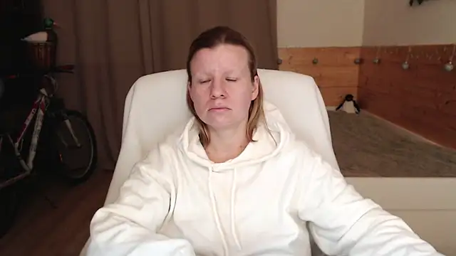 Snapshot of Exponent_5 chatting on December 2024 09:35:01 PM Exponent 5 online show from December 2024 09:35:01 PM