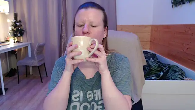 Snapshot of Exponent_5 chatting on February 2026 05:49:02 PM Exponent 5 online show from February 2026 05:49:02 PM