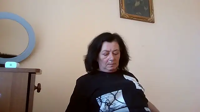 Snapshot of GypsiQueen2 chatting on June 2026 11:46:01 AM GypsiQueen2 online show from June 2026 11:46:01 AM
