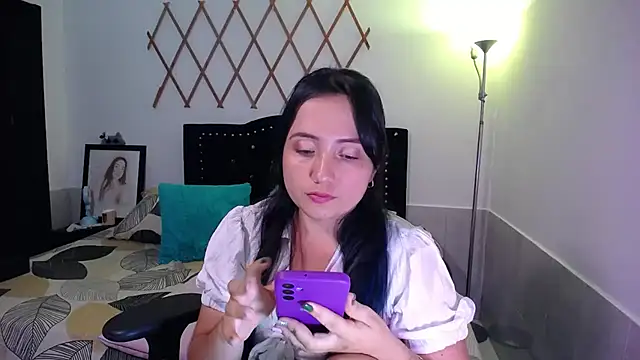 naughty girl 4u online show from September 2025 08:20:01 PM