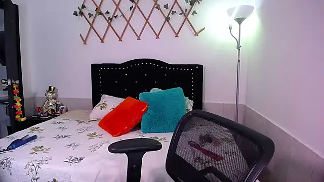 naughty girl 4u online show from November 2025 07:29:02 PM