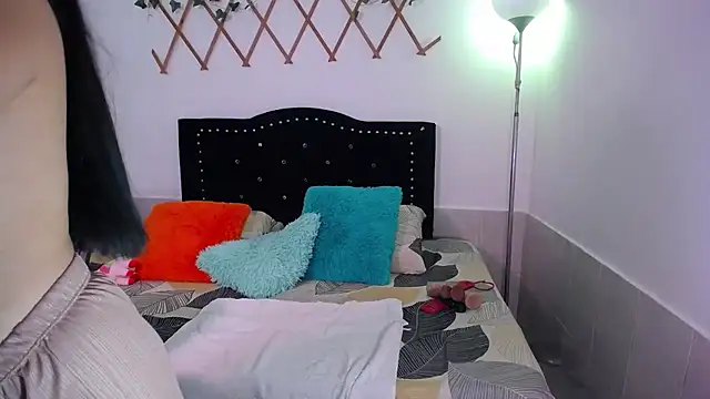 naughty girl 4u online show from November 2025 04:18:02 PM