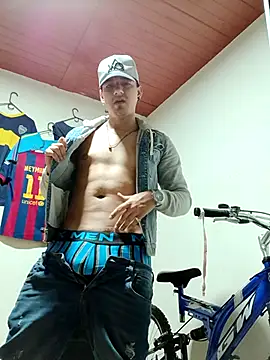 Triplex Coolness online show from September 2025 06:15:02 AM