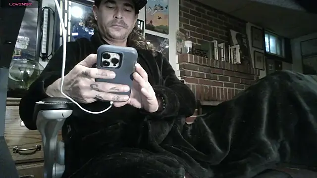 XxBobbyDigitalxX online show from July 2026 02:19:01 PM