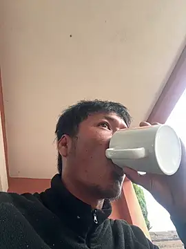 juniiorre online show from April 2026 03:57:01 PM