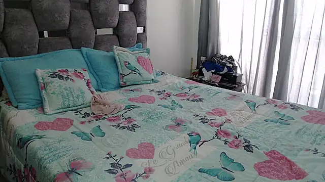 sara hott 1 online show from March 2026 06:33:01 PM