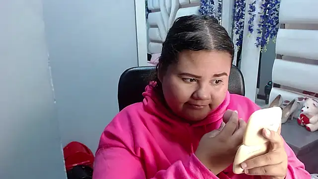 ValenTitis online show from April 2026 08:09:02 PM