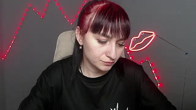 NinaFlawlees online show from March 2026 01:08:01 PM