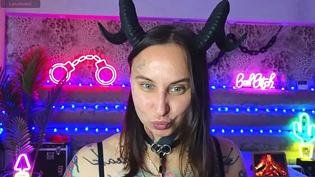 Cool Freak  online show from May 2026 10:00:01 AM