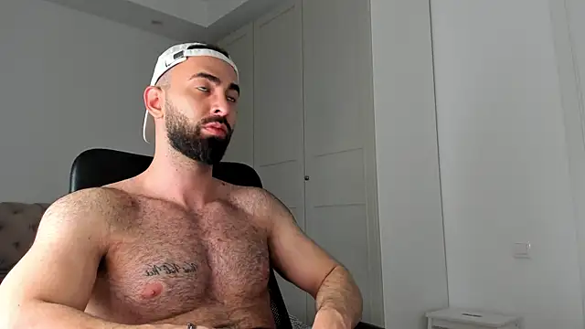 MichaelMasterss online show from April 2026 09:56:01 PM