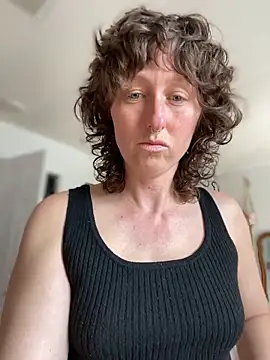 mossy kiss online show from March 2026 04:46:01 PM