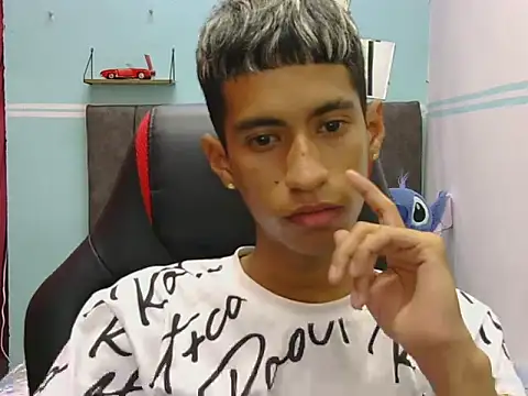 Angelstripboy online show from March 2026 04:23:01 PM