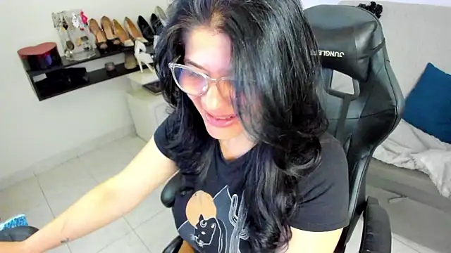 BellaFlaming online show from March 2026 10:42:01 AM