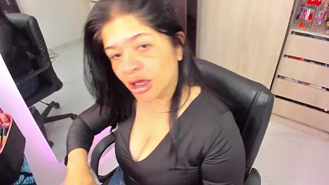 BellaFlaming online show from July 2026 11:27:01 AM