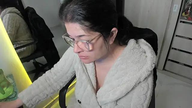 BellaFlaming online show from July 2026 11:01:02 AM