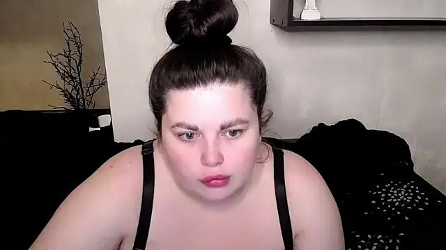 Emily Mo online show from November 2025 06:47:02 AM