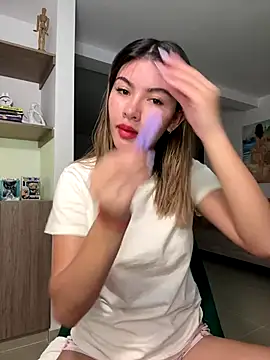 Snapshot of Your_Honeey chatting on October 2025 03:18:02 AM Your Honeey online show from October 2025 03:18:02 AM