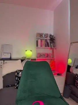 Snapshot of Your_Honeey chatting on February 2026 07:43:01 PM Your Honeey online show from February 2026 07:43:01 PM