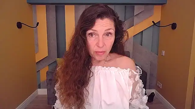 Snapshot of EllaLong chatting on May 2026 11:27:02 AM EllaLong online show from May 2026 11:27:02 AM