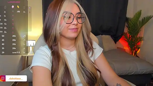 dakottaa  online show from April 2026 01:30:02 AM