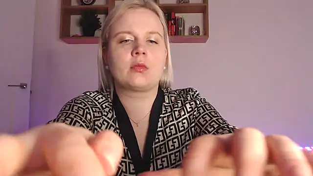 Snapshot of Karolina_love_ chatting on October 2025 05:19:02 PM Karolina love online show from October 2025 05:19:02 PM