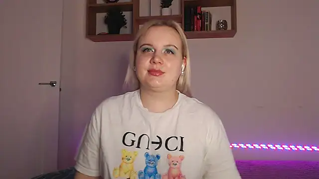 Snapshot of Karolina_love_ chatting on November 2025 08:07:02 PM Karolina love online show from November 2025 08:07:02 PM