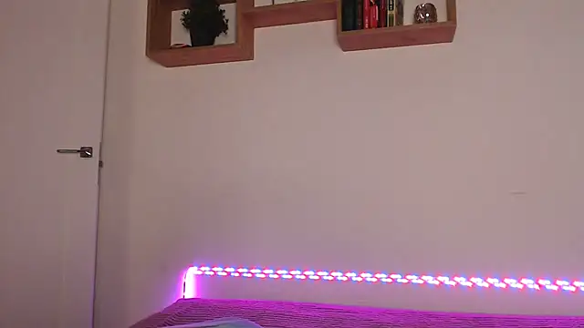 Snapshot of Karolina_love_ chatting on November 2025 05:35:02 PM Karolina love online show from November 2025 05:35:02 PM