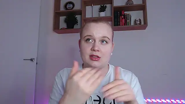 Snapshot of Karolina_love_ chatting on December 2025 11:41:01 AM Karolina love online show from December 2025 11:41:01 AM