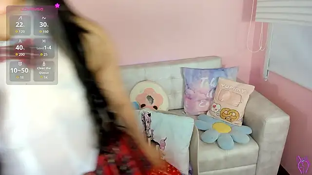 tinysara online show from February 2026 04:27:02 PM